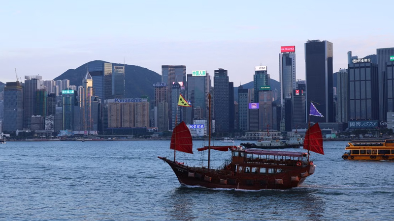 Hong Kong Caps Life Insurance Commissions to Reduce Competition